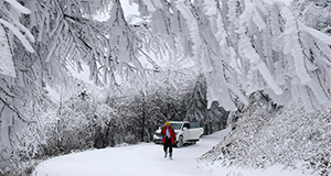 重庆黔江：高山地区普降大雪