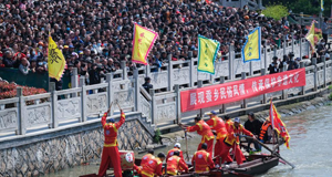 江南水乡举办春季“蚕花水会”