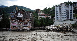 土耳其北部暴雨引发洪水致17人死亡