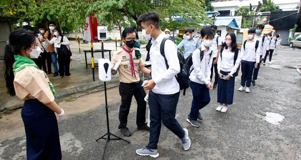 柬埔寨金边初高中学校15日起陆续复课