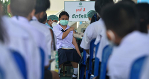 泰国为12至18岁学生接种新冠疫苗