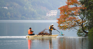 湖南常宁：清漂护碧水