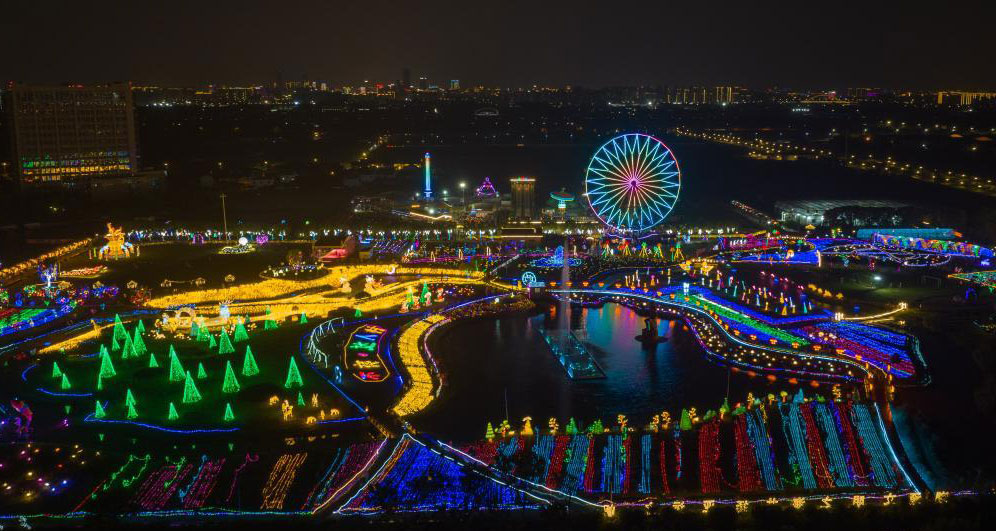 避高温，夜游旺