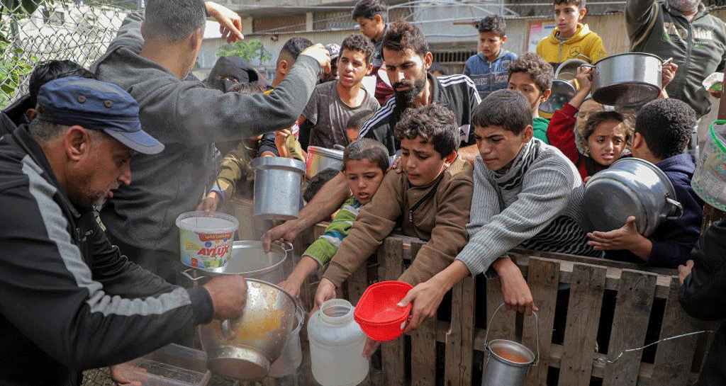 加沙地带：民众领取救济食物