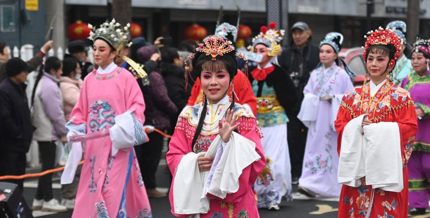 江南水乡“踩街”闹元宵