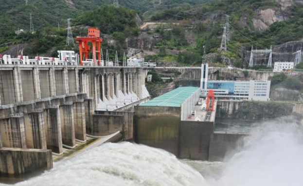 福建水口水电站开启今年第六次泄洪