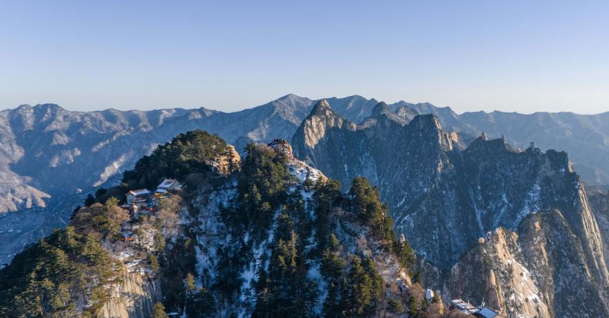 华山迎来新春旅游高峰