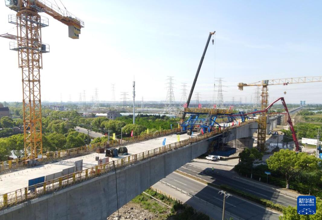 高铁建设推进正酣