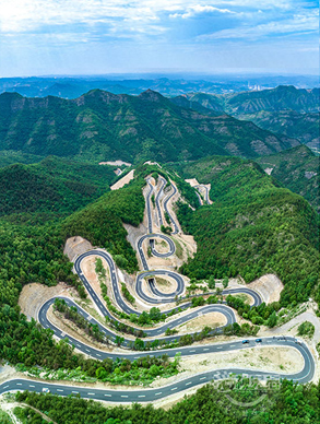 太行“72道弯”公路引爆旅游热