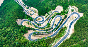 太行“72道弯”公路引爆旅游热