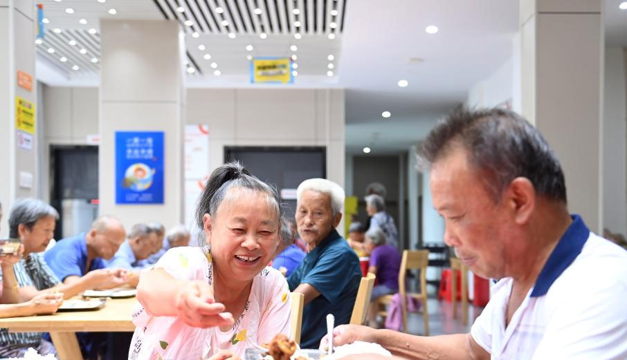 浙江衢州:"幸福食堂+"模式升级养老服务
