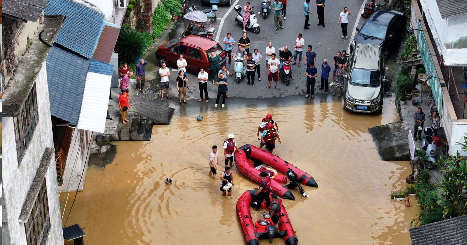 广西多地遭遇洪水 各方全力救援