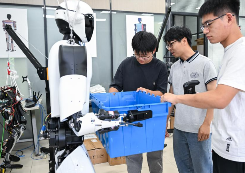 新生代科研力量助推人形机器人加速成长