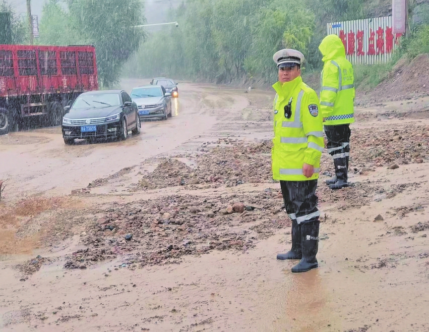 岚县交警大队：启动恶劣天气应急保畅预案