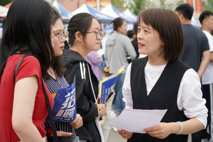 毕业季渐近！教育部 2023 届高校毕业生就业促进周山西分会场“职引未来”-27424.jpg