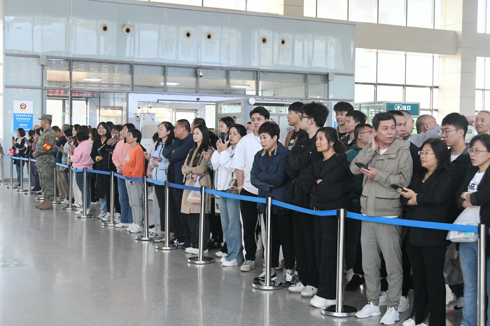 阳泉：欢送2023年下半年新兵奔赴军营-34656.jpg