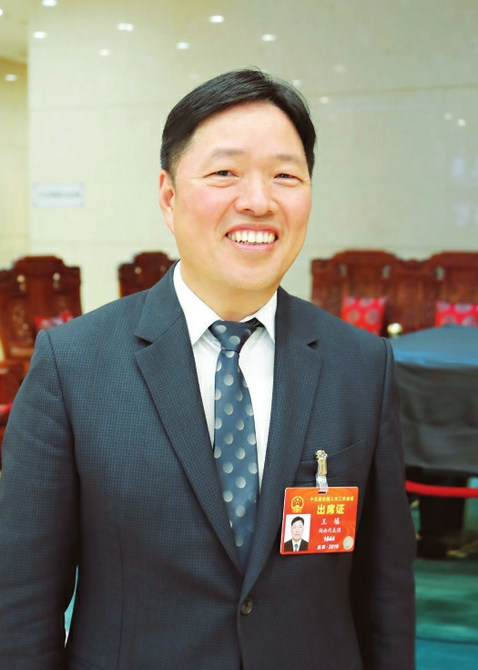 人大代表,湖北省长江产业投资集团有限公司党委书记,董事长╠╠何大春