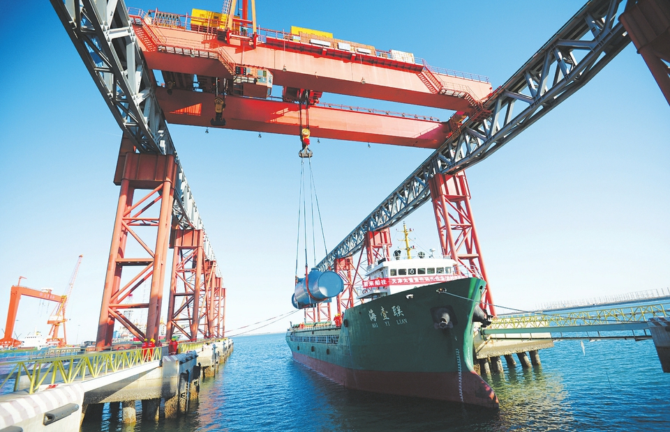 当日,太重(天津)滨海码头重件班轮航线正式启动,航线以营口港至天津太