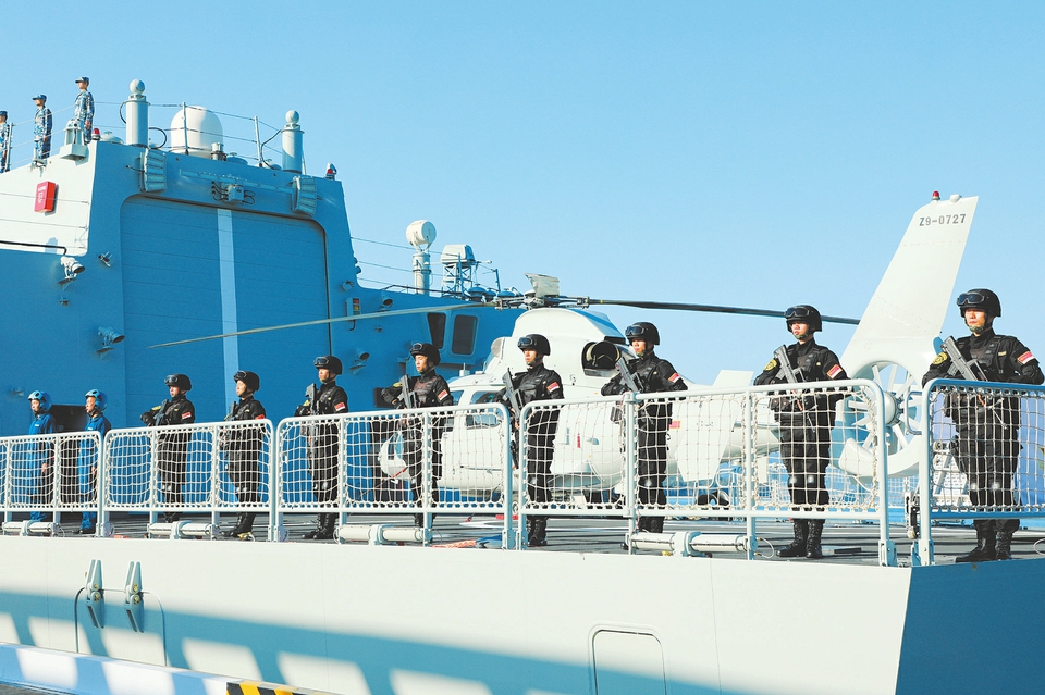 海军第37批护航编队奔赴亚丁湾