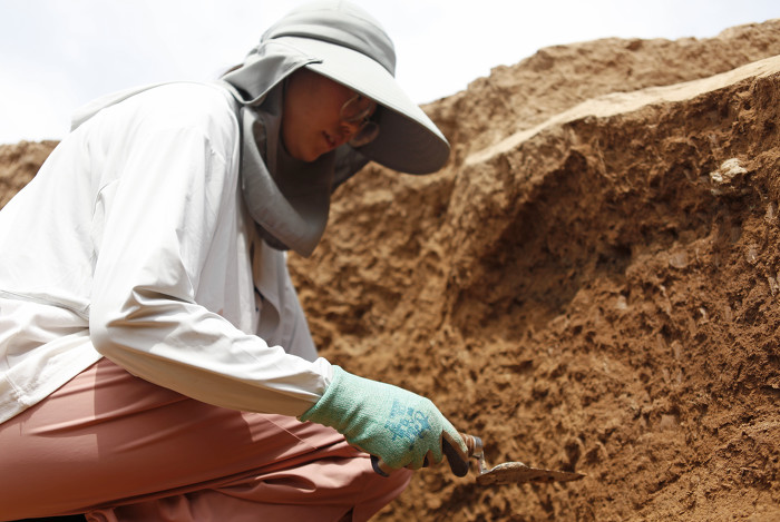 图话丨陶寺遗址考古队里的年轻人