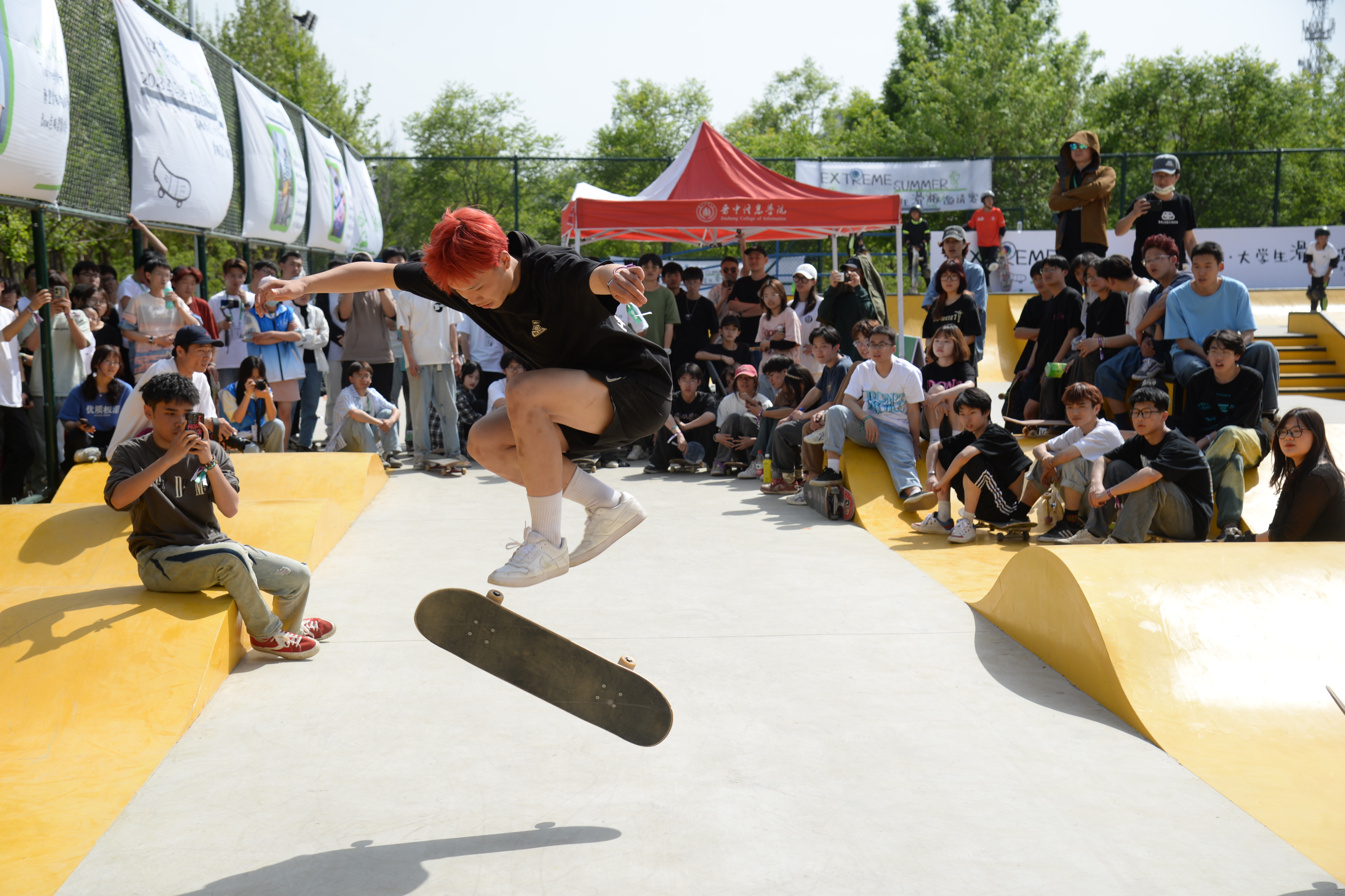 2022年晋中信息学院落成全新场地--滑板公园,于10月份正式投入使用.