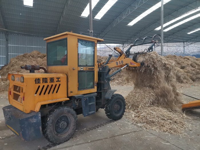 阳城秸杆饲料加工忙