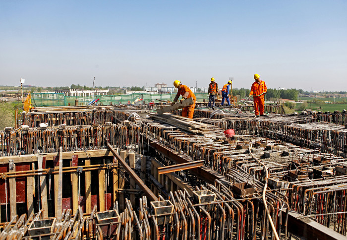 侯马侯阎铁路跨线转体桥加紧施工