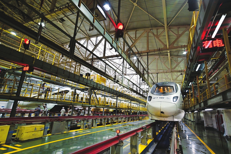 动车组保养检修忙